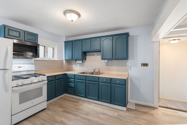 260 Phillips Ave, New Bedford, MA 02746