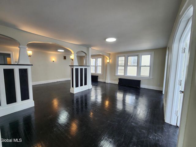 261 Altamont Avenue, Schenectady, NY 12304