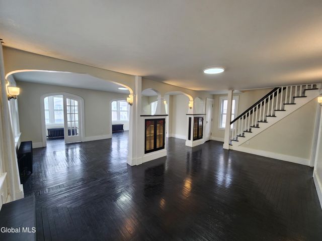 261 Altamont Avenue, Schenectady, NY 12304