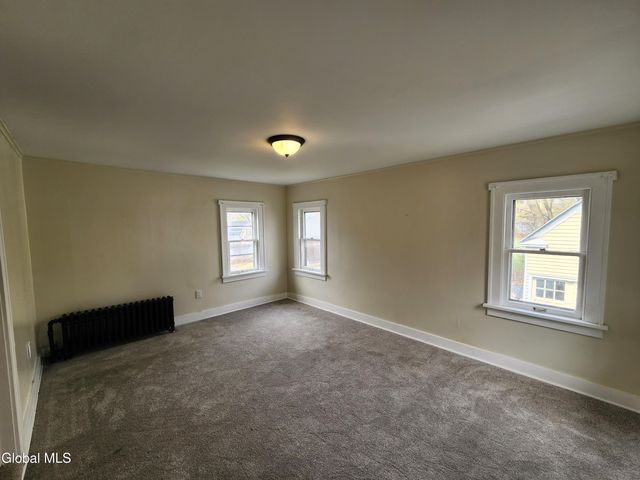 261 Altamont Avenue, Schenectady, NY 12304