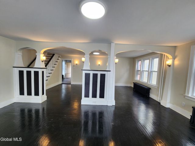 261 Altamont Avenue, Schenectady, NY 12304
