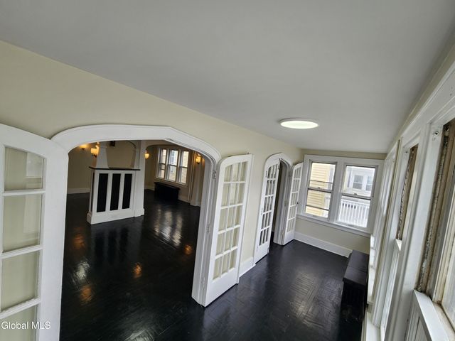 261 Altamont Avenue, Schenectady, NY 12304