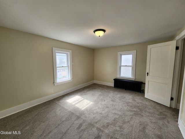 261 Altamont Avenue, Schenectady, NY 12304
