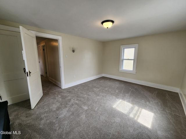 261 Altamont Avenue, Schenectady, NY 12304