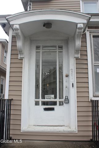 261 Altamont Avenue, Schenectady, NY 12304