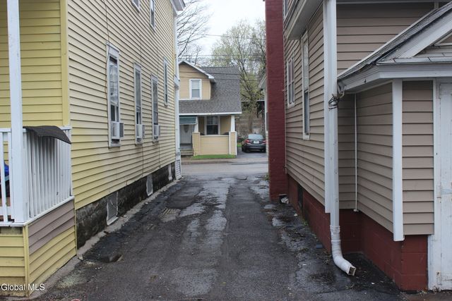 261 Altamont Avenue, Schenectady, NY 12304