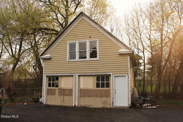 261 Altamont Avenue, Schenectady, NY 12304