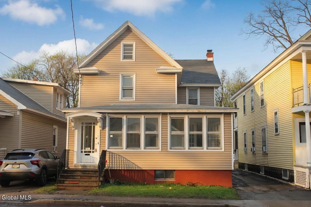 261 Altamont Avenue, Schenectady, NY 12304