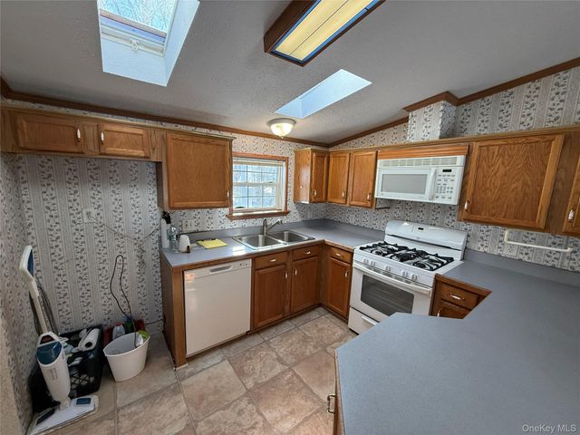 217 Brittany Terrace 217, Rock Tavern, NY 12575