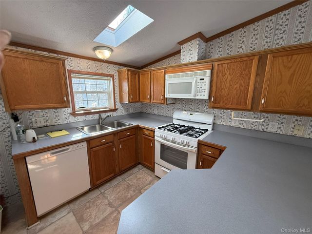 217 Brittany Terrace 217, Rock Tavern, NY 12575