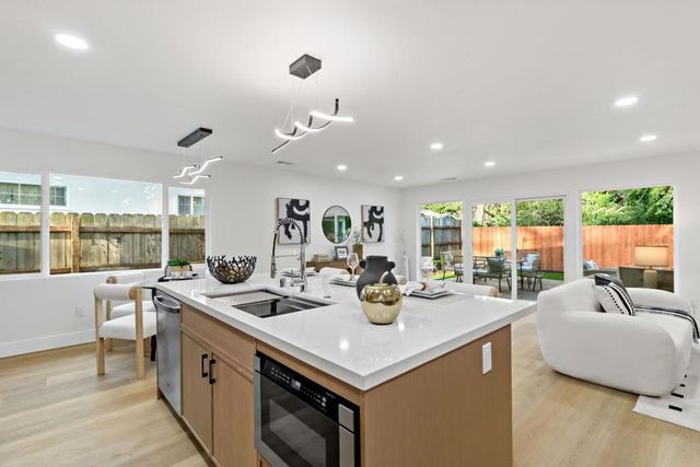 2946 Oxford Avenue, Richmond, CA 94806