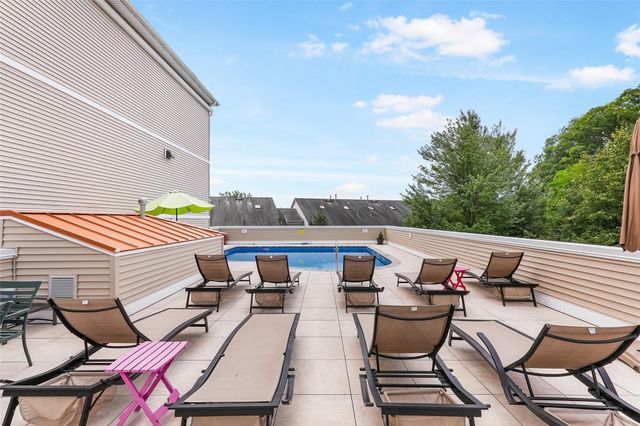 3 Cross Street 202, Suffern, NY 10901