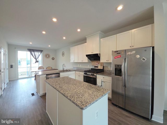8304 GREENBELT STATION PKWY, Greenbelt, MD 20770