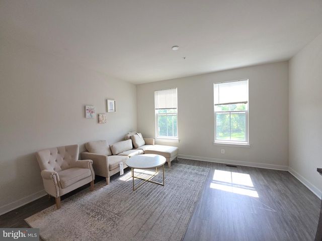 8304 GREENBELT STATION PKWY, Greenbelt, MD 20770