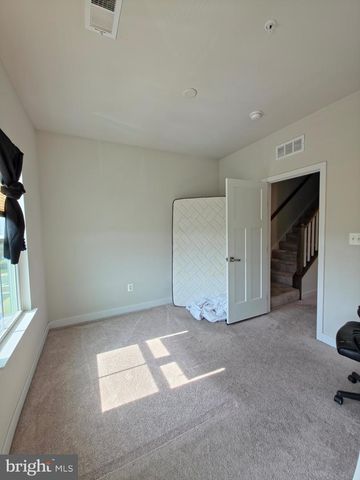 8304 GREENBELT STATION PKWY, Greenbelt, MD 20770