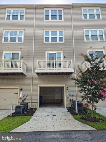 8304 GREENBELT STATION PKWY, Greenbelt, MD 20770