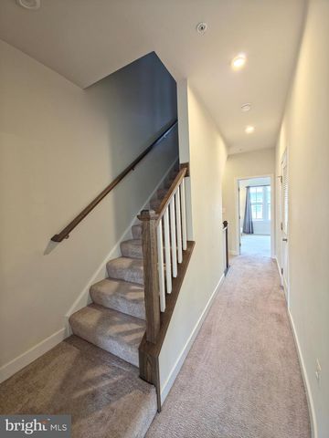 8304 GREENBELT STATION PKWY, Greenbelt, MD 20770