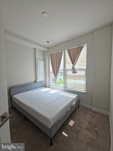 8304 GREENBELT STATION PKWY, Greenbelt, MD 20770