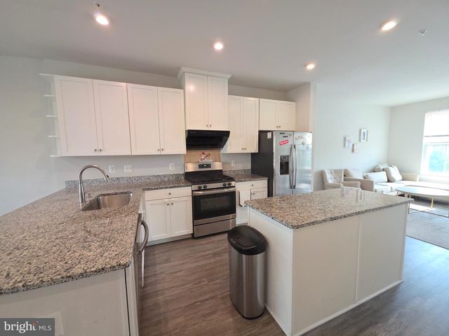 8304 GREENBELT STATION PKWY, Greenbelt, MD 20770