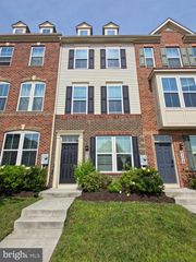 8304 GREENBELT STATION PKWY, Greenbelt, MD 20770