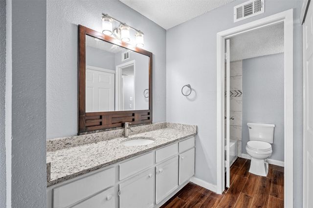 6239 Ludington Drive 22-928, Houston, TX 77035