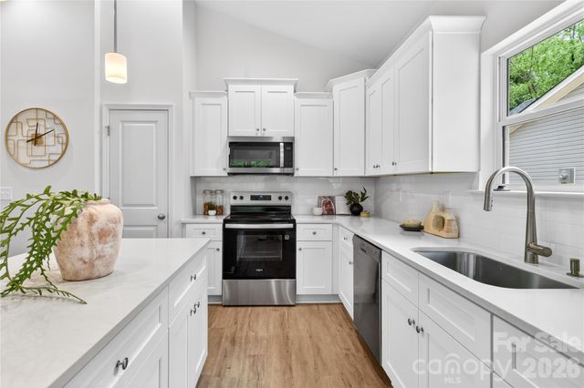 5712 Anderson Road, Charlotte, NC 28269