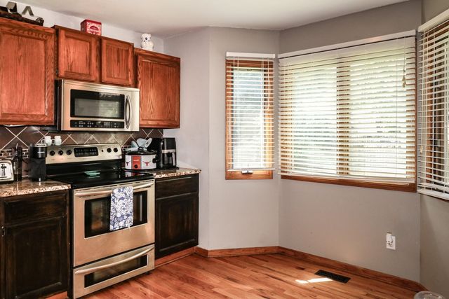 125 E Buckthorn Rd, Derby, KS 67037