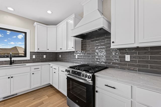 1206 Willowgrove Lane, Mahomet, IL 61853