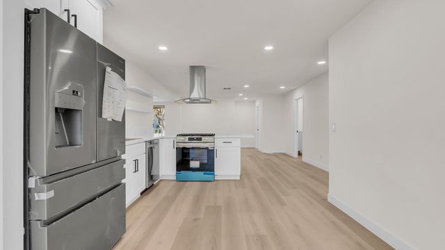 499 Millpond Drive 499, San Jose, CA 95125