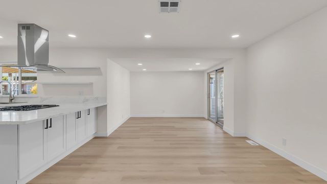 499 Millpond Drive 499, San Jose, CA 95125