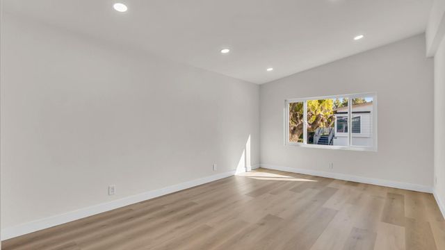 499 Millpond Drive 499, San Jose, CA 95125