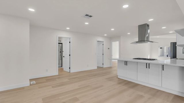 499 Millpond Drive 499, San Jose, CA 95125