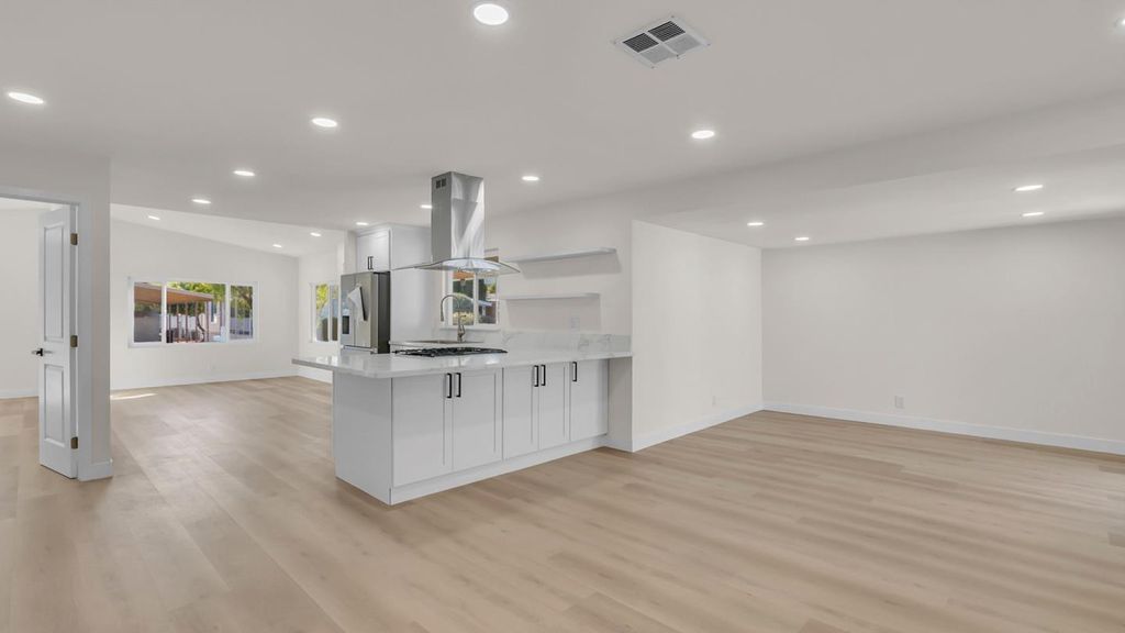 499 Millpond Drive 499, San Jose, CA 95125