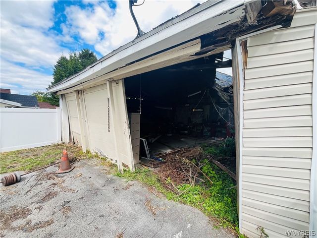 25 North Central Avenue E, Buffalo, NY 14212