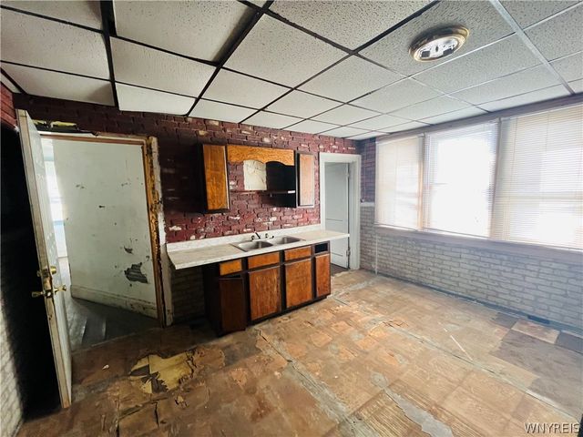 25 North Central Avenue E, Buffalo, NY 14212