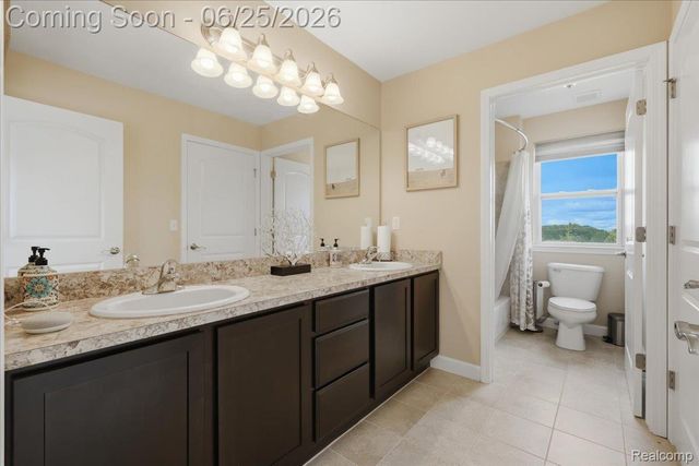 4810 E Stonegate Circle, Orion Charter Township, MI 48359