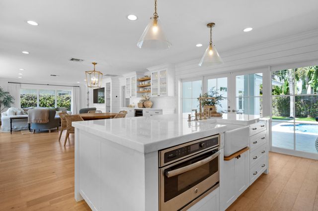 4201 NE 29TH Avenue, Fort Lauderdale, FL 33308