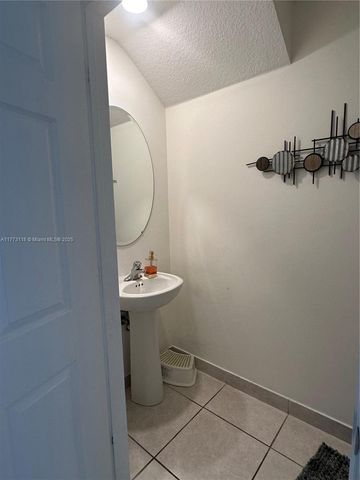 4706 Santa Cruz Way, Davie, FL 33314