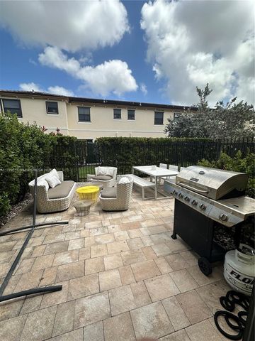 4706 Santa Cruz Way, Davie, FL 33314