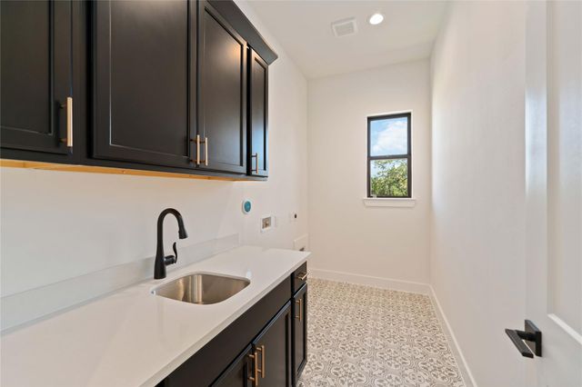 1458 Oak Tree Drive, Houston, TX 77055