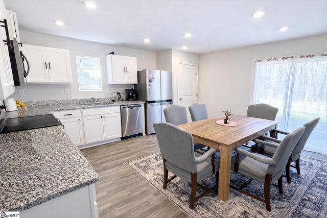 727 Wayfinder Run, Inman, SC 29349