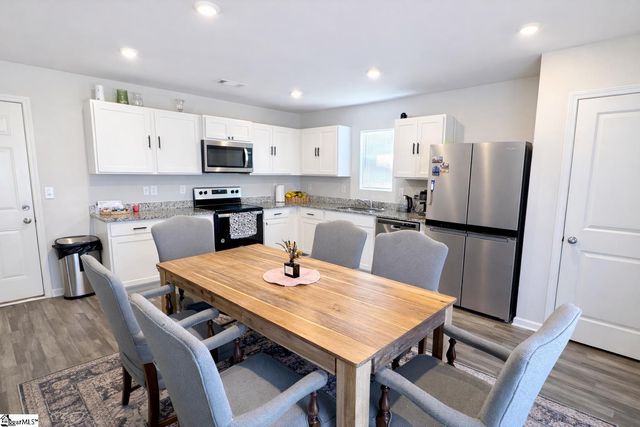 727 Wayfinder Run, Inman, SC 29349