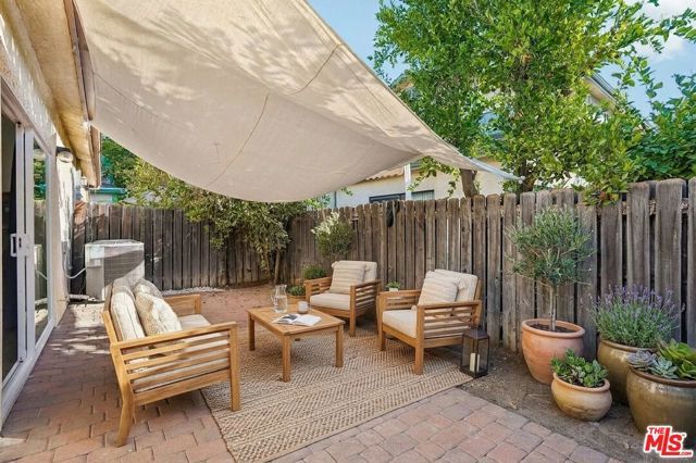 18424 Keswick Street 12, Reseda (los Angeles), CA 91335