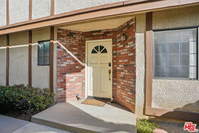18424 Keswick Street 12, Reseda (los Angeles), CA 91335