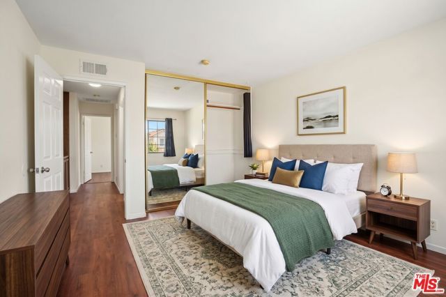 18424 Keswick Street 12, Reseda (los Angeles), CA 91335