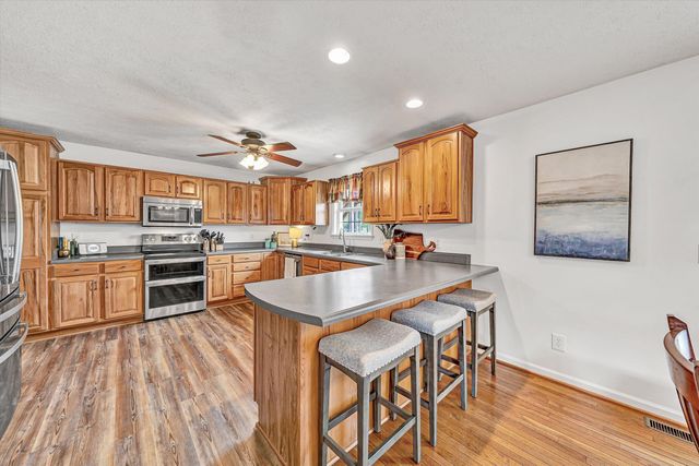 1757 Daniels Run RD NE, Check, VA 24072
