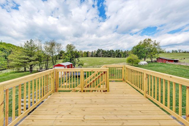 1757 Daniels Run RD NE, Check, VA 24072