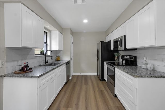 908 Red Oak Street, Azle, TX 76020