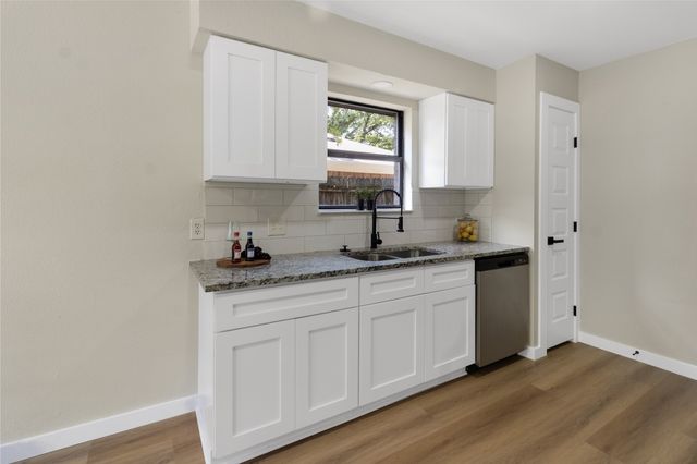 908 Red Oak Street, Azle, TX 76020