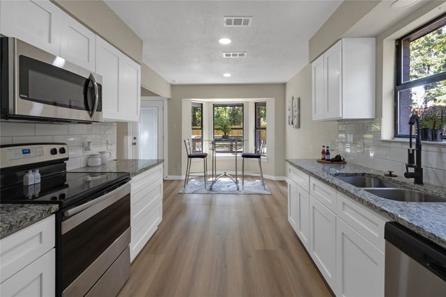 908 Red Oak Street, Azle, TX 76020